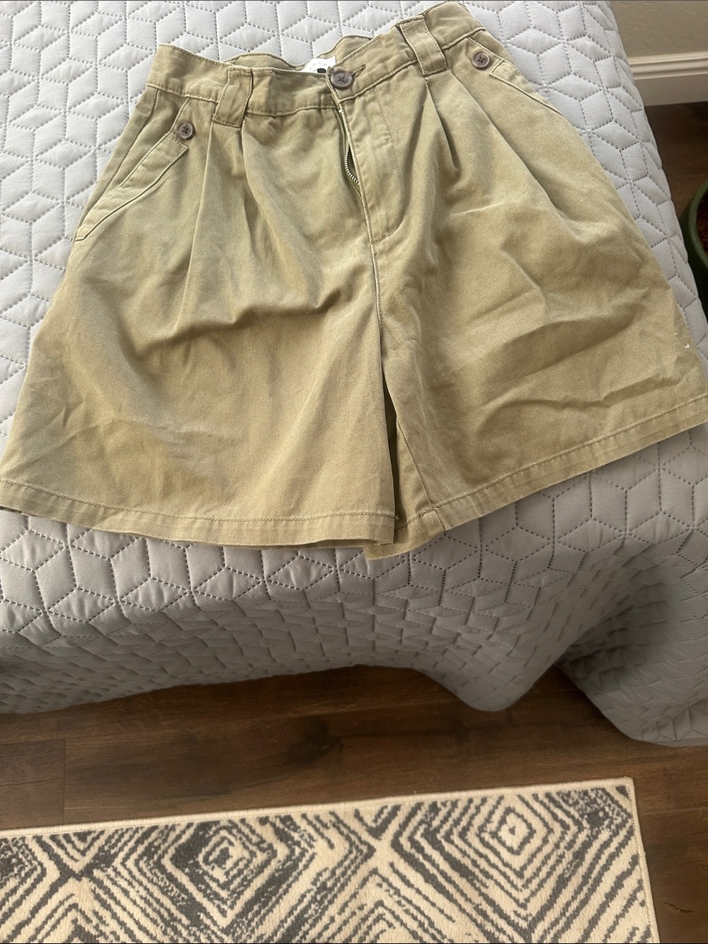 Topshop Olive Green High-Waist Pleated Shorts